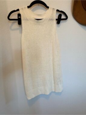 Old Navy Cream Knit Sleeveless Sweater Tank
